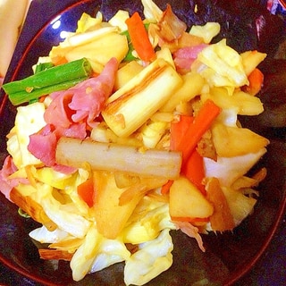 生ハムと林檎と彩り野菜のさっぱりカレー味噌炒め